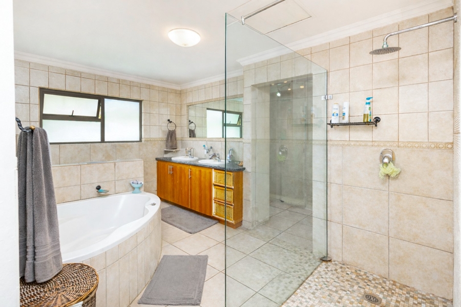 3 Bedroom Property for Sale in Caribbean Beach Club North West